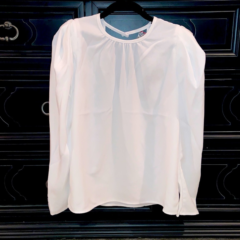 White long sleeve blouse w/ shoulder pads